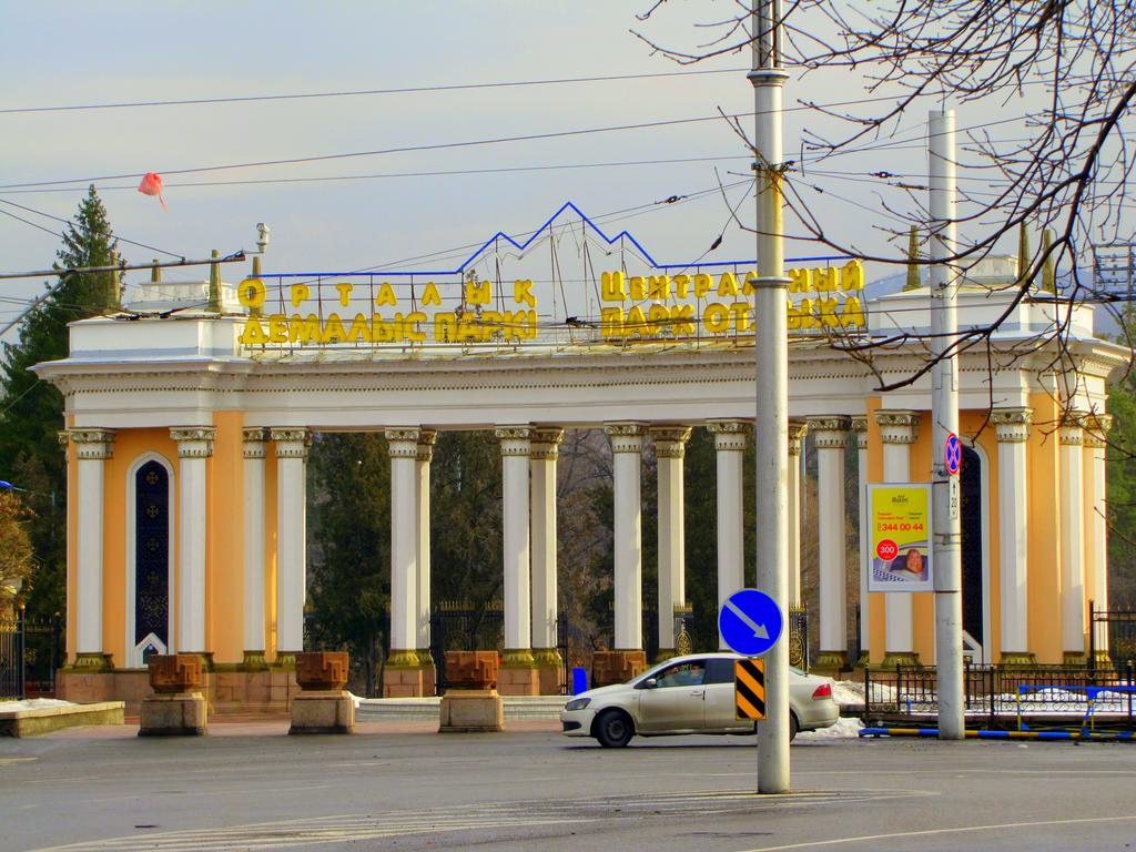 Guest House On Kaldaiakova 38 Almaty Exterior photo